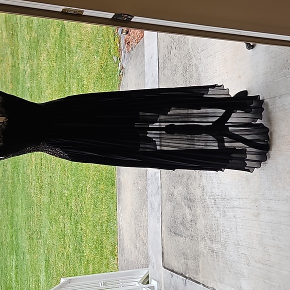 BCBG MAXAZRIA ANGELEA LACE-TRIM PLEATED DRESS Size 0 - Picture 8 of 13